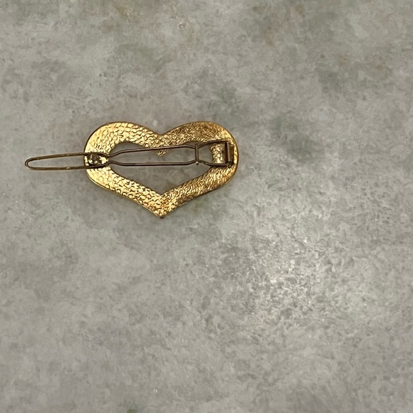 Hair clip gold in the shape of a heart - Picture 2 of 4